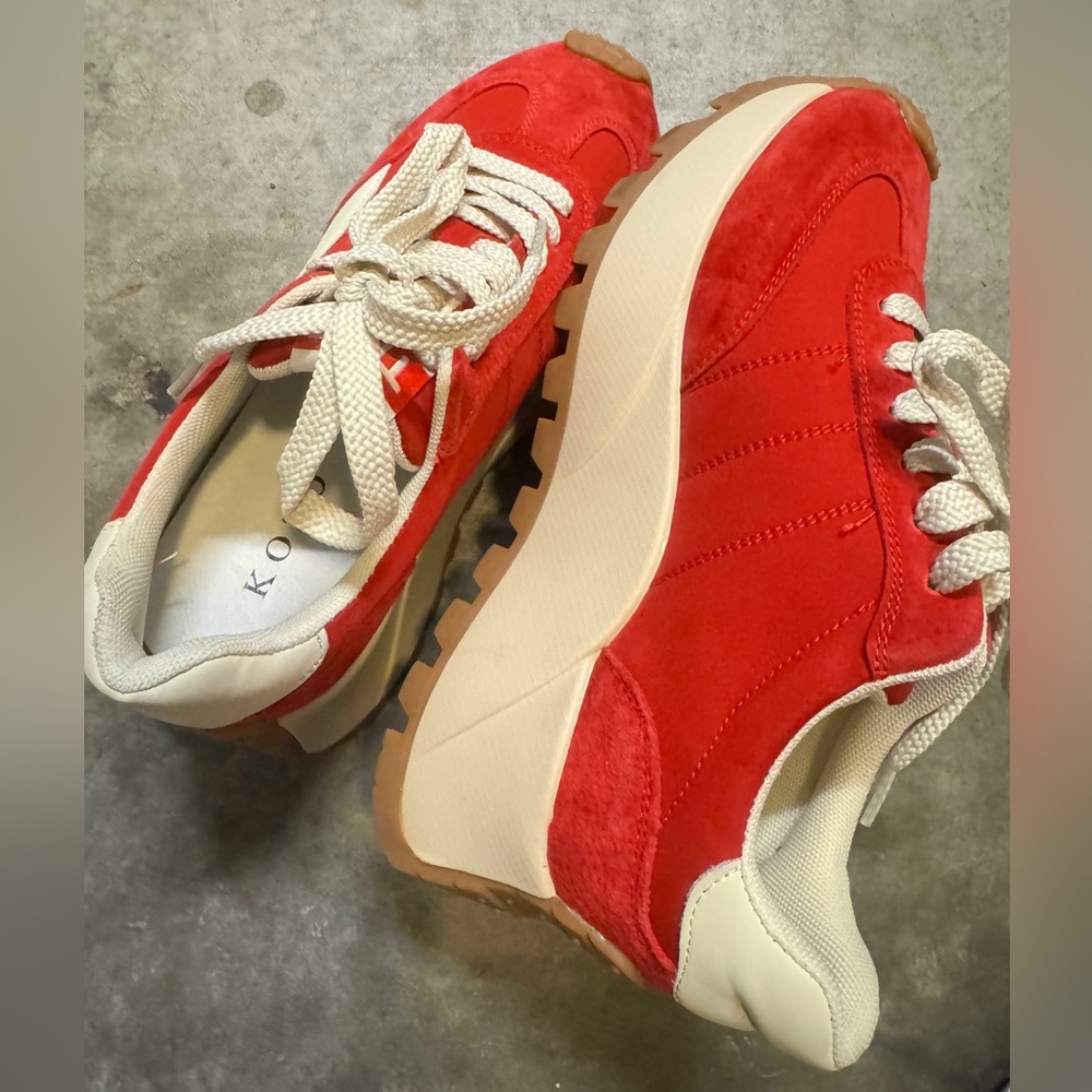 NWT Red Retro Chunky Sneakers | Women’s Size 7 | Trendy & Lightweight